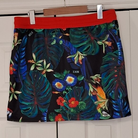 Nike Skirt - Picture 3 of 8